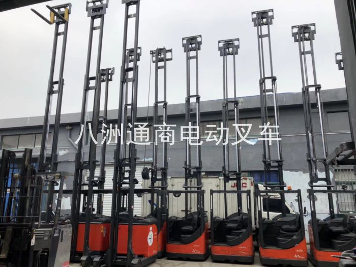 德國(guó)原裝進(jìn)口二手林德電動(dòng)叉車(chē) (27)